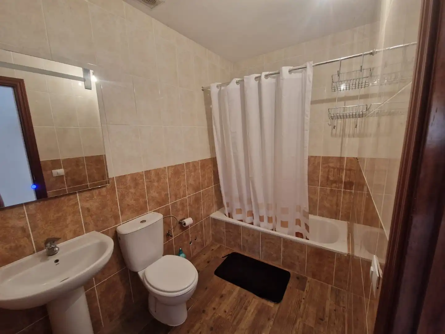 Bany de Casa o xalet de lloguer en Arico amb Jardí privat, Terrassa i Traster