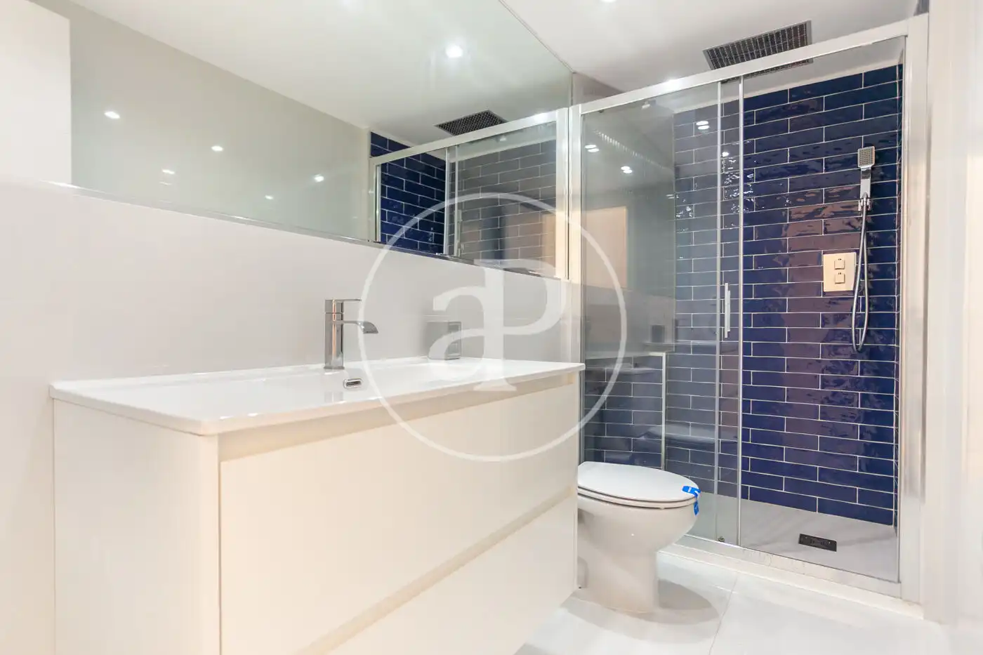 Badezimmer von Wohnung zum Verkauf in Benidorm mit Klimaanlage, Heizung und Terrasse