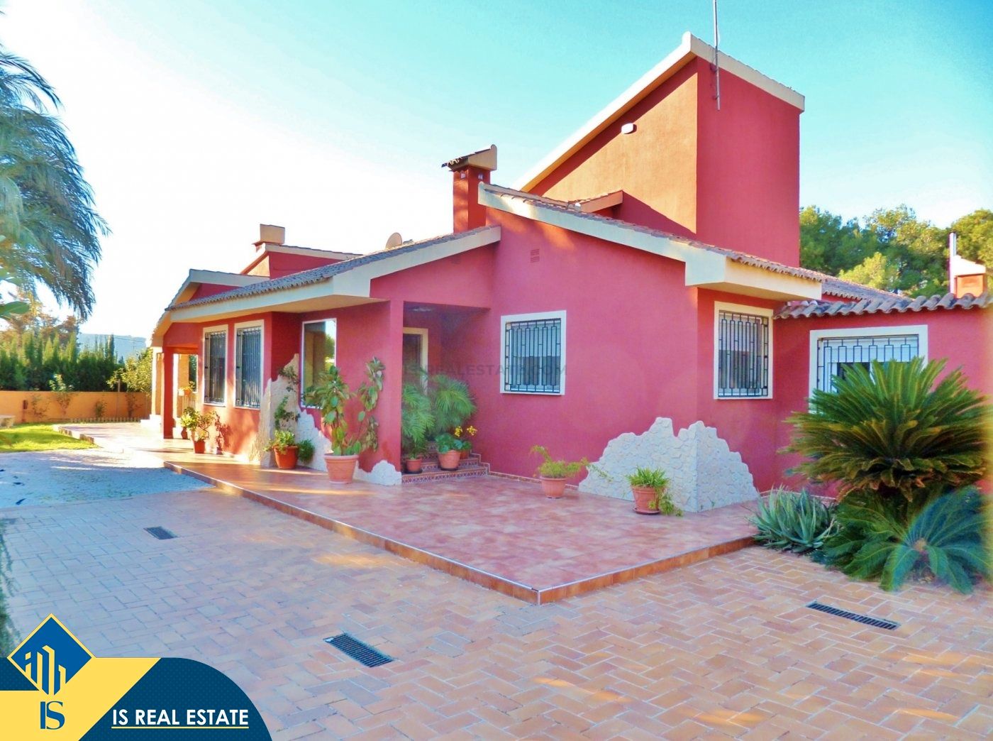 Exterior view of House or chalet for sale in Alicante / Alacant  with Terrace, Swimming Pool and Furnished