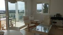 Sala d'estar de Apartament en venda en Es Mercadal amb Jardí privat, Terrassa i Piscina