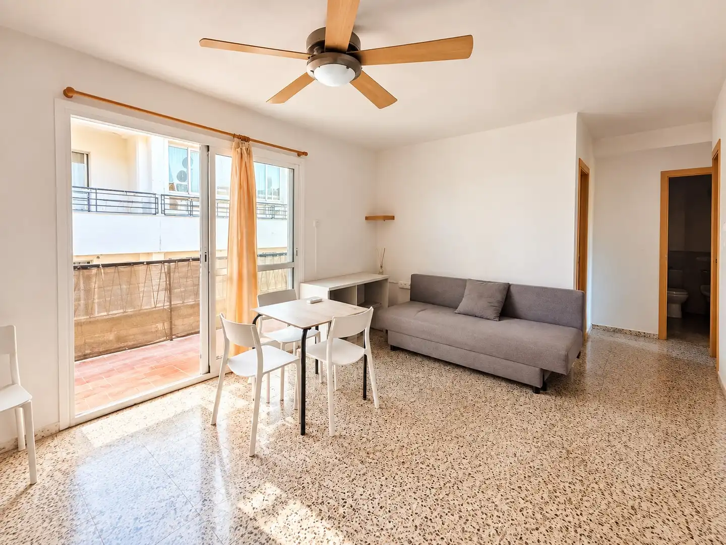 Wohnung zum Verkauf in Calle Pintores Hermanos Clavero 4