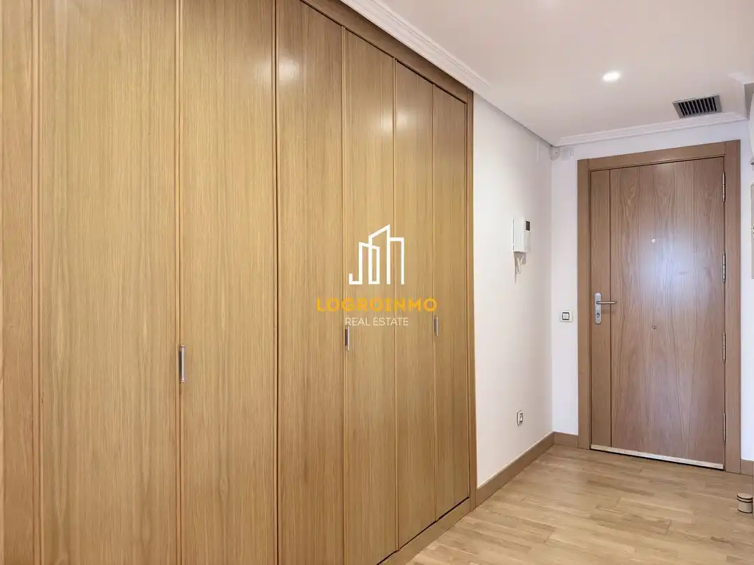 Flat for sale in  Logroño  with Air Conditioner, Heating and Private garden