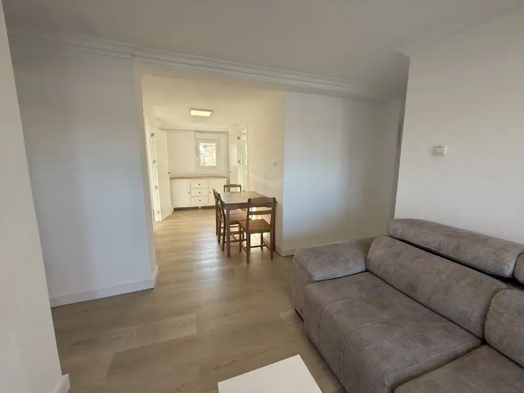 Flat for rent in Sevilla  with Air Conditioner