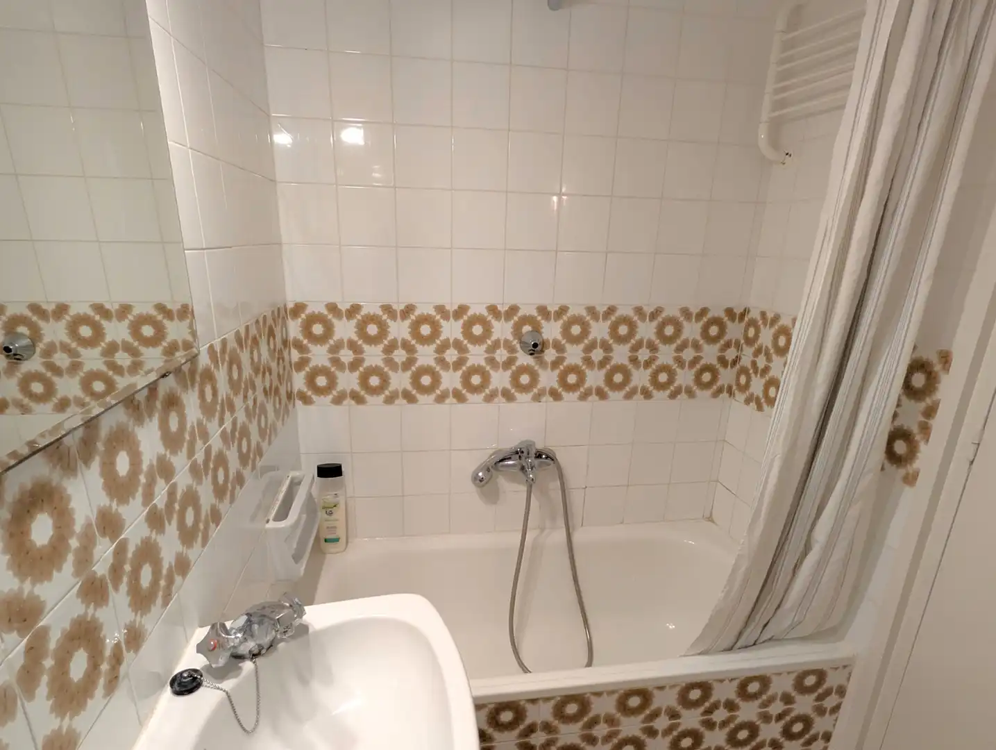 Baño de Apartamento en venta en Castell d'Aro, Platja d'Aro i s'Agaró con Terraza, Amueblado y Balcón