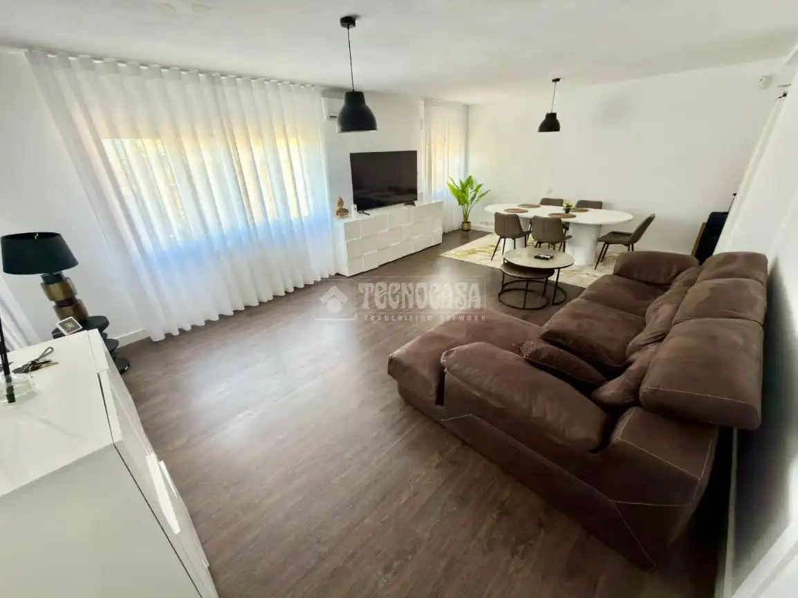 Wohnzimmer von Wohnung zum Verkauf in Cabanillas del Campo mit Klimaanlage, Heizung und Terrasse