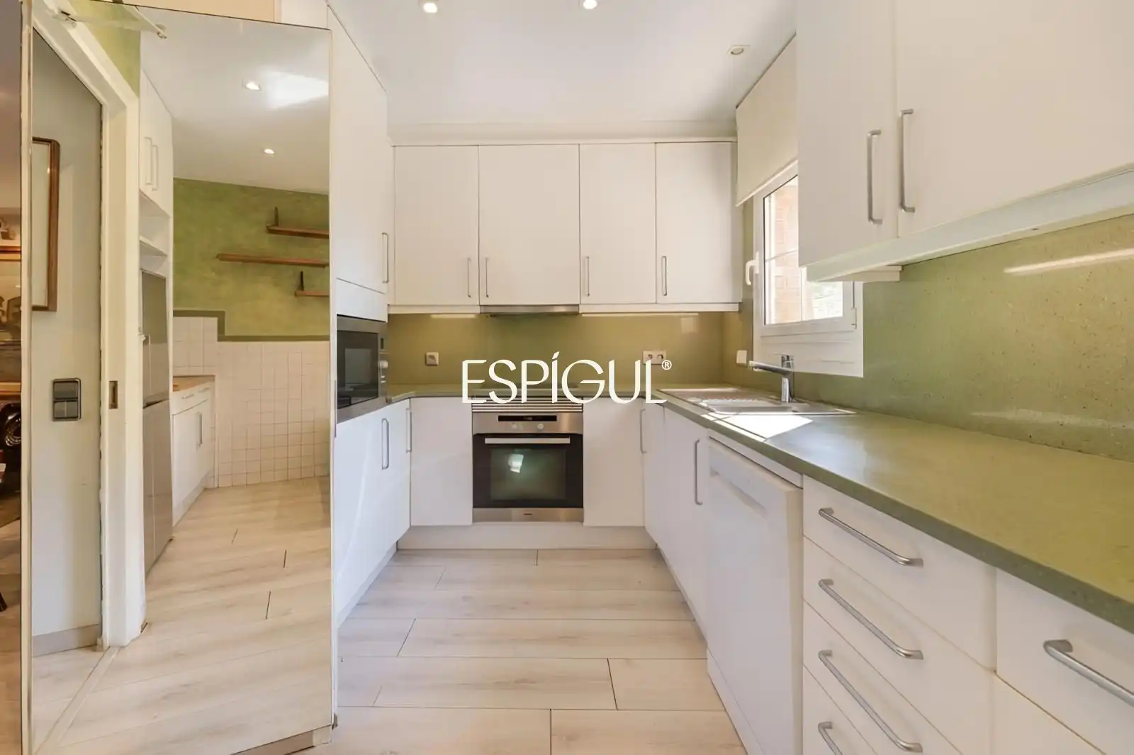Cocina de Casa adosada en venta en Sant Cugat del Vallès con Aire acondicionado, Calefacción y Terraza