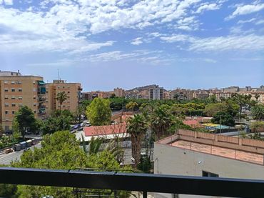 Piso con balcón en venta en Norte
