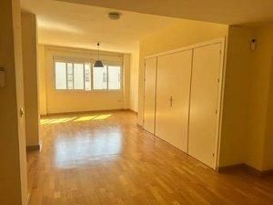 Habitación de Estudio en venta en  Sevilla Capital con Aire acondicionado y Calefacción