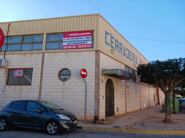 Nau industrial en venda a Benirredrà