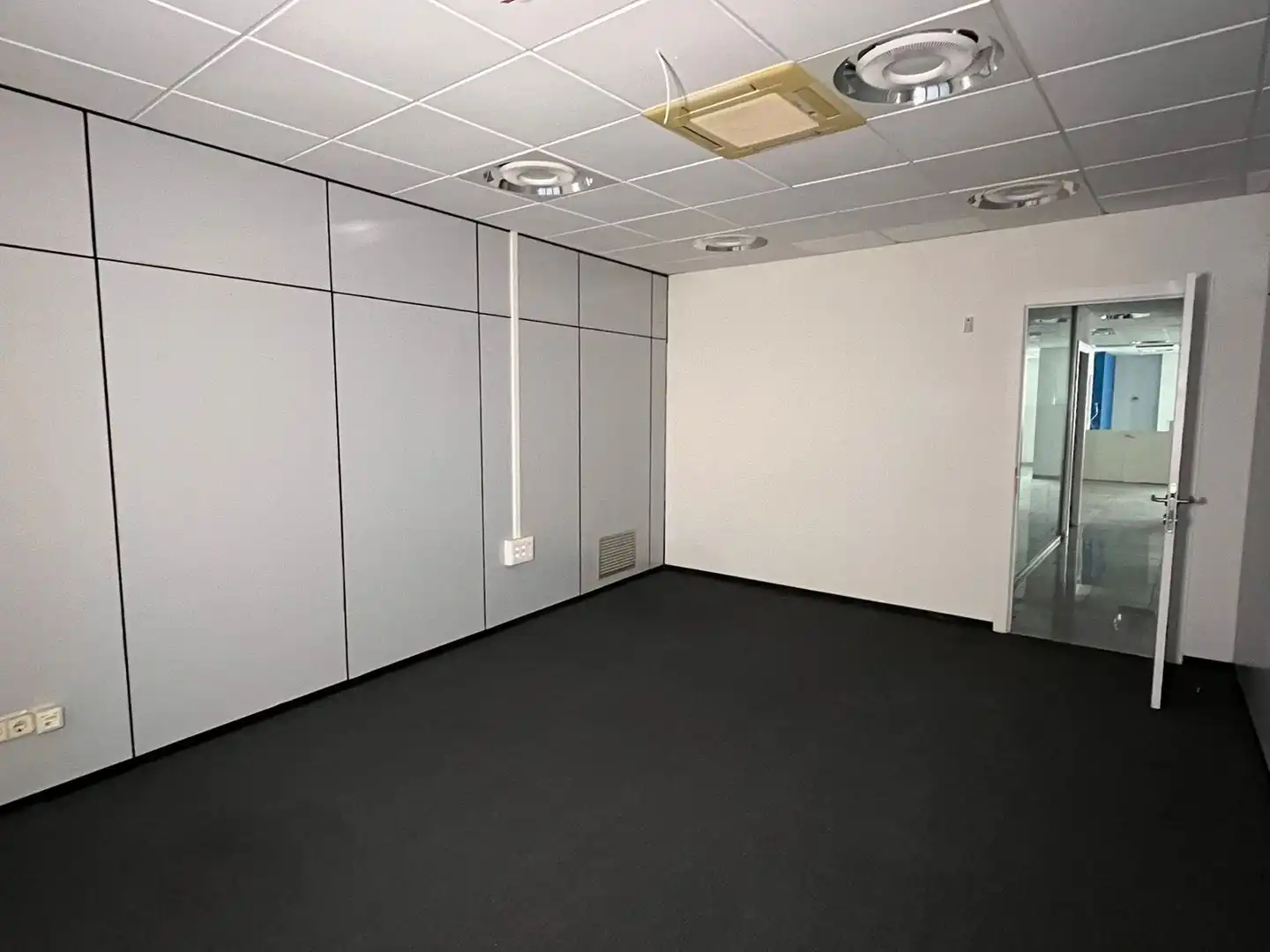 Business premises for sale in Calle de Faraday 115, imagen 6