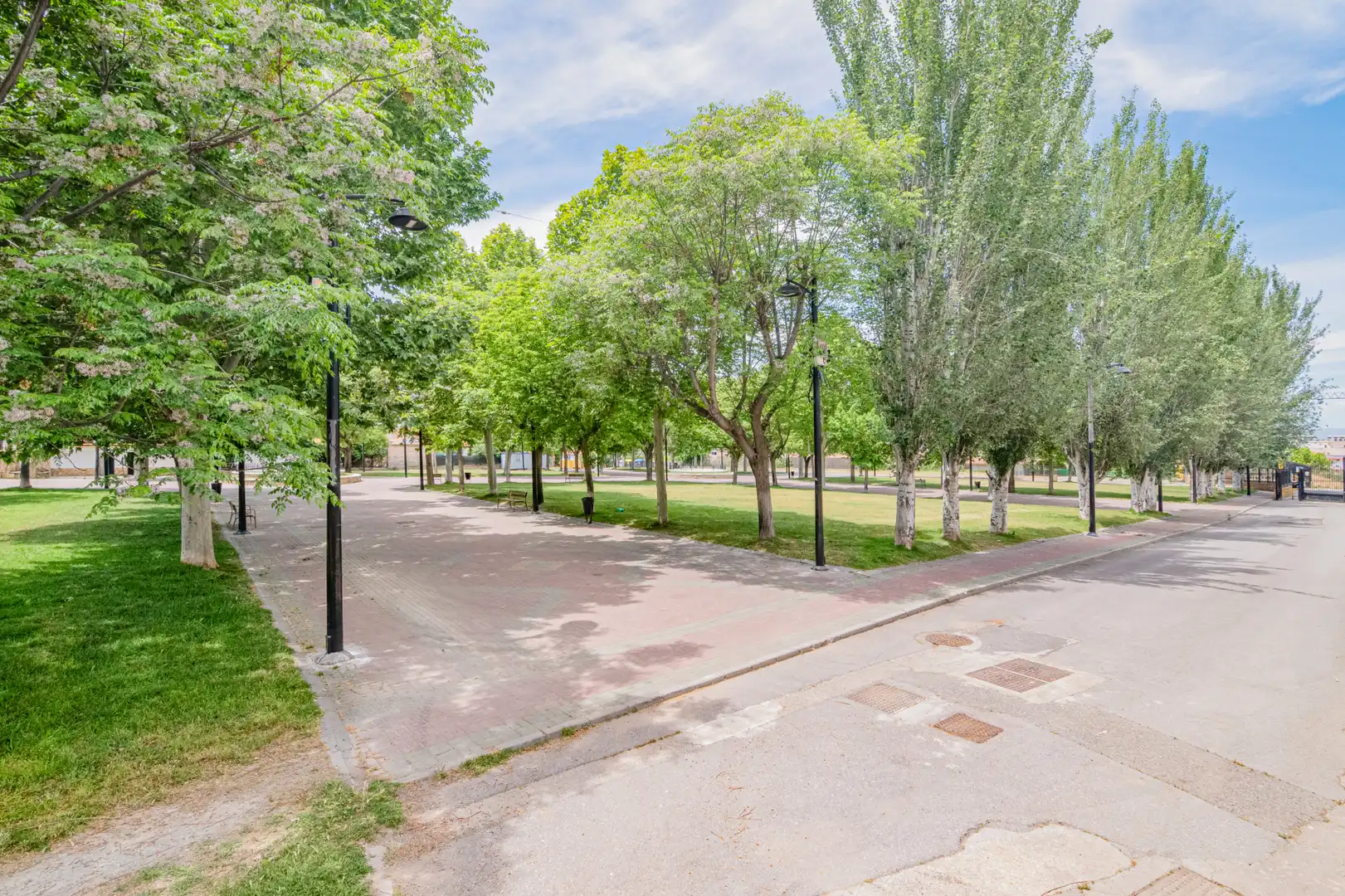 Vista exterior de Piso en venta en Ogíjares con Calefacción, Terraza y Trastero