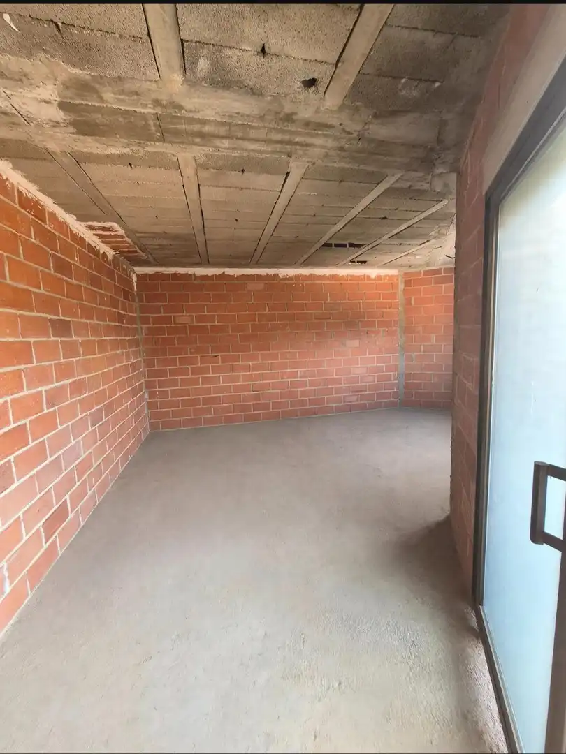 Piso en venta en Serra con Balcón