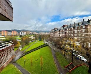 Vista exterior de Pis en venda en Bilbao  amb Calefacció, Terrassa i Balcó