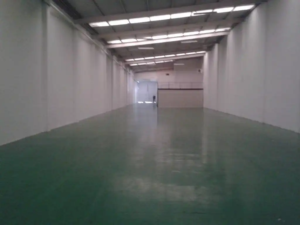 Nau industrial de lloguer a Rúa José María Rivera Corral