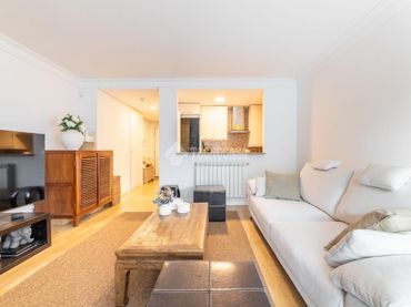 Flat with pool for sale in Casco Antiguo