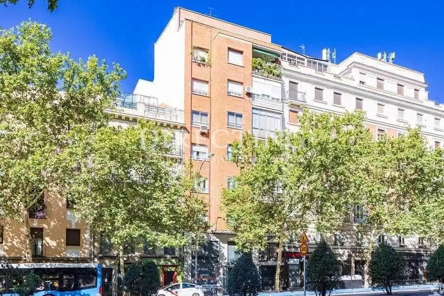 Vista exterior de Pis de lloguer en Madrid amb Aire condicionat i Terrassa
