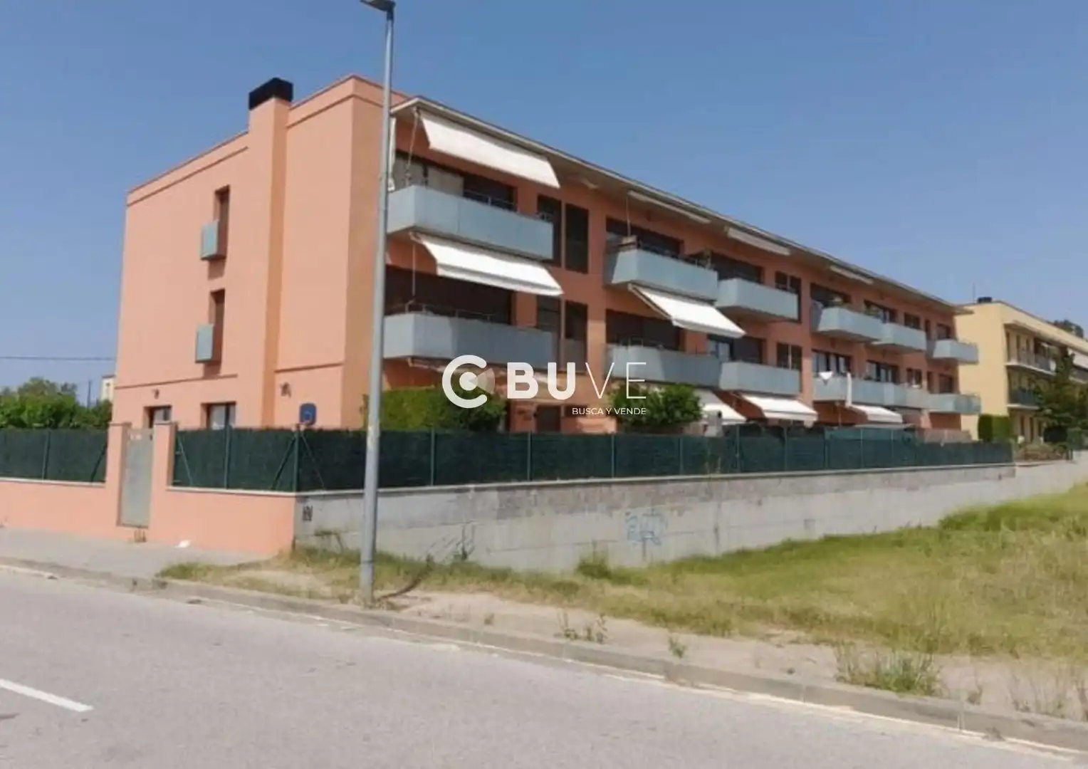Außenansicht von Wohnung zum Verkauf in Navata mit Terrasse