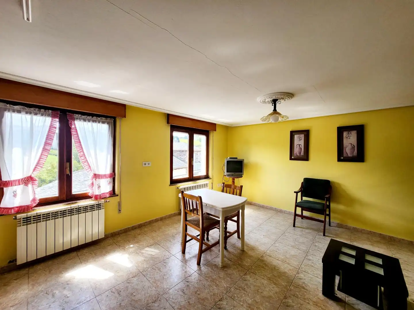 Wohnzimmer von Wohnungen zum Verkauf in Villayón mit Heizung