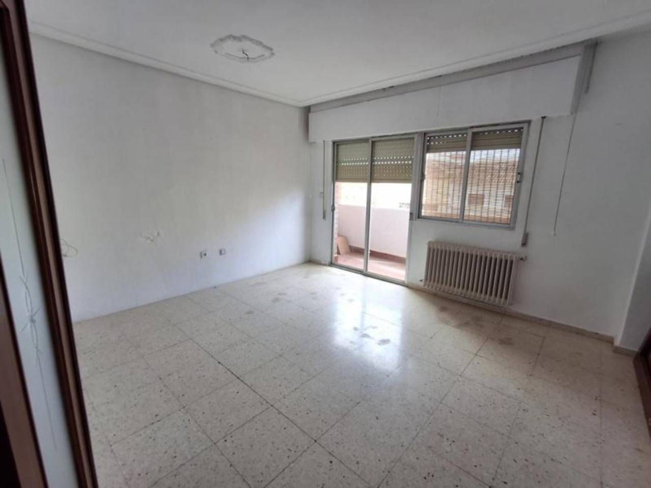 Piso en venta en La Roda con Calefacción y Balcón