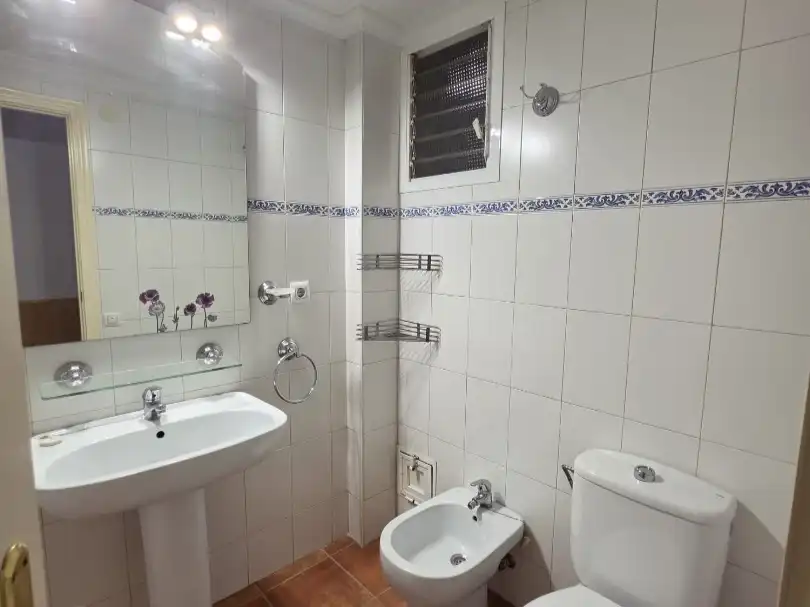 Baño de Piso en venta en  Sevilla Capital con Aire acondicionado