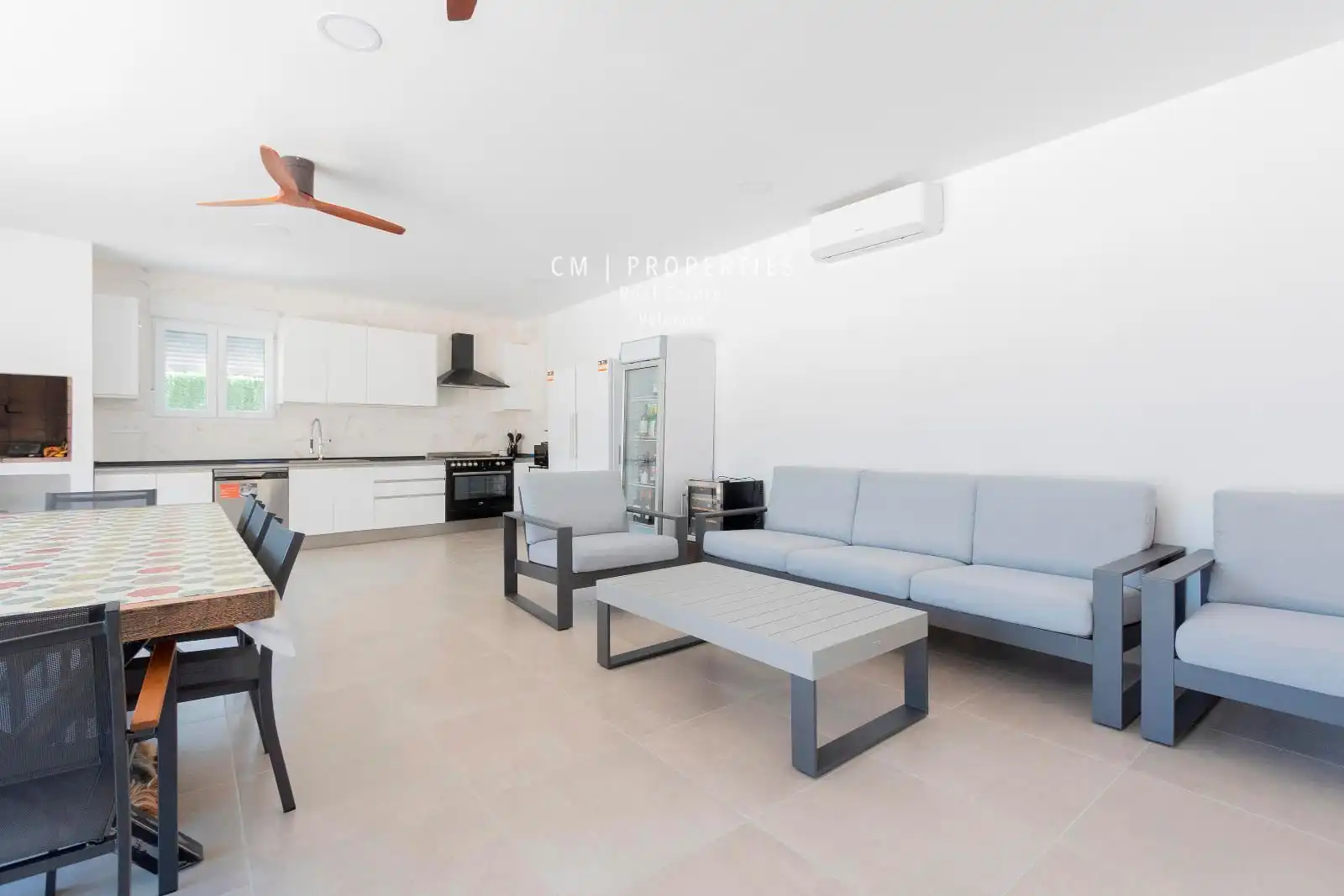 Sala de estar de Casa o chalet en venta en Paterna con Aire acondicionado, Calefacción y Piscina