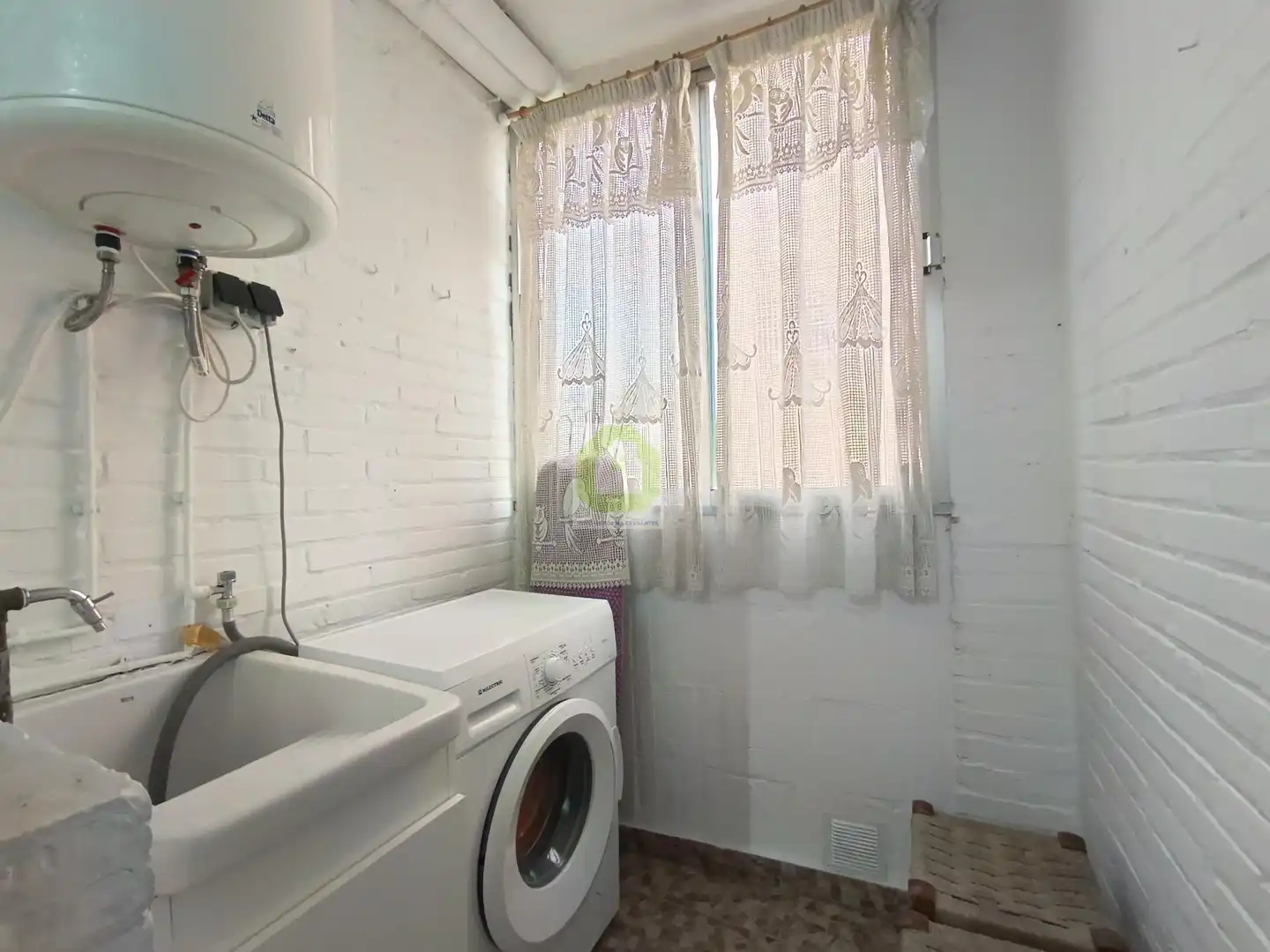 Habitación de Piso para compartir en Granada con Terraza y Amueblado