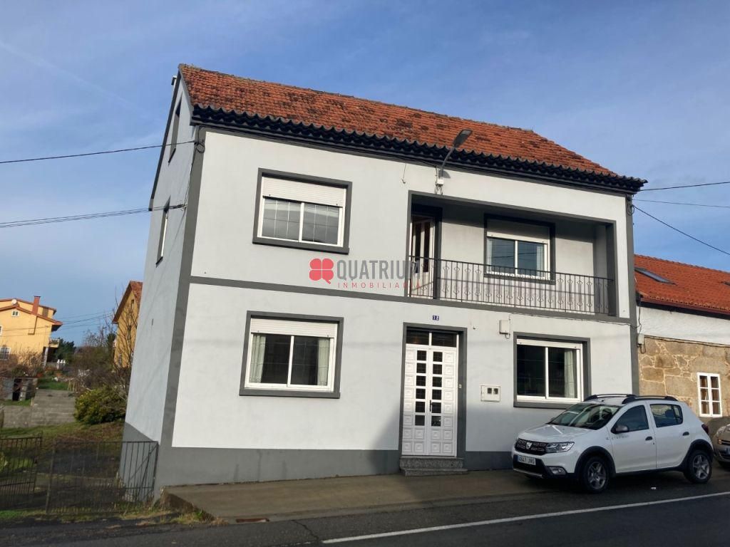 Vista exterior de Casa o xalet en venda en Porto do Son amb Calefacció, Jardí privat i Traster