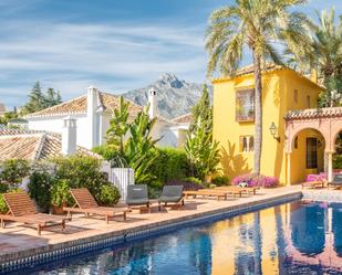 Exterior view of Single-family semi-detached for sale in Marbella  with Terrace and Balcony