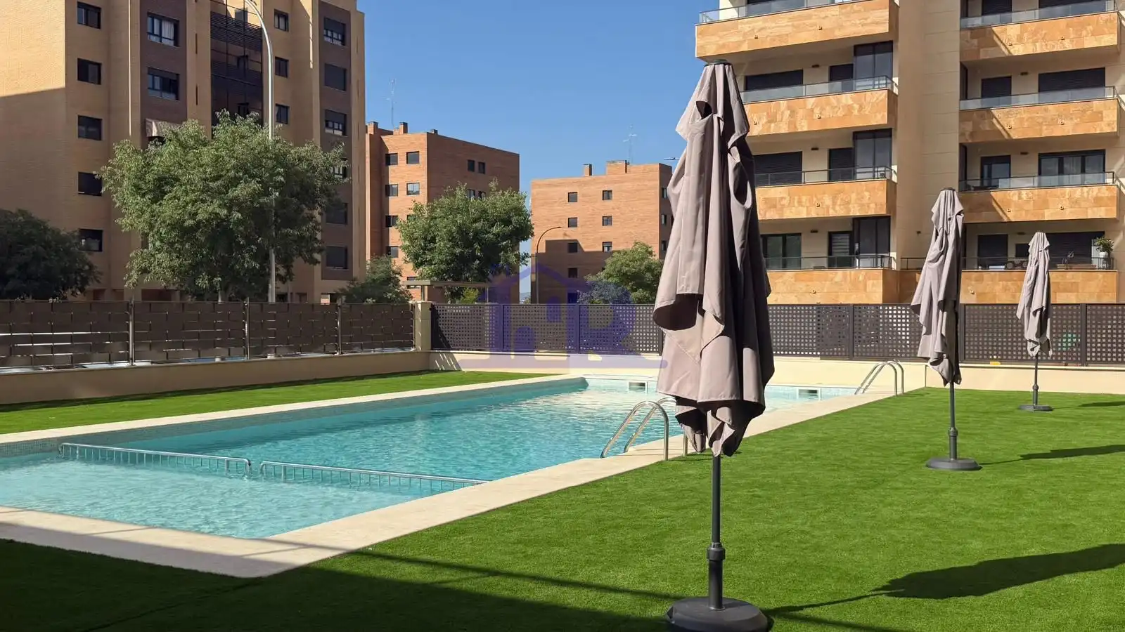 Schwimmbecken von Wohnung zur Miete in Cuenca mit Heizung, Abstellraum und Schwimmbad