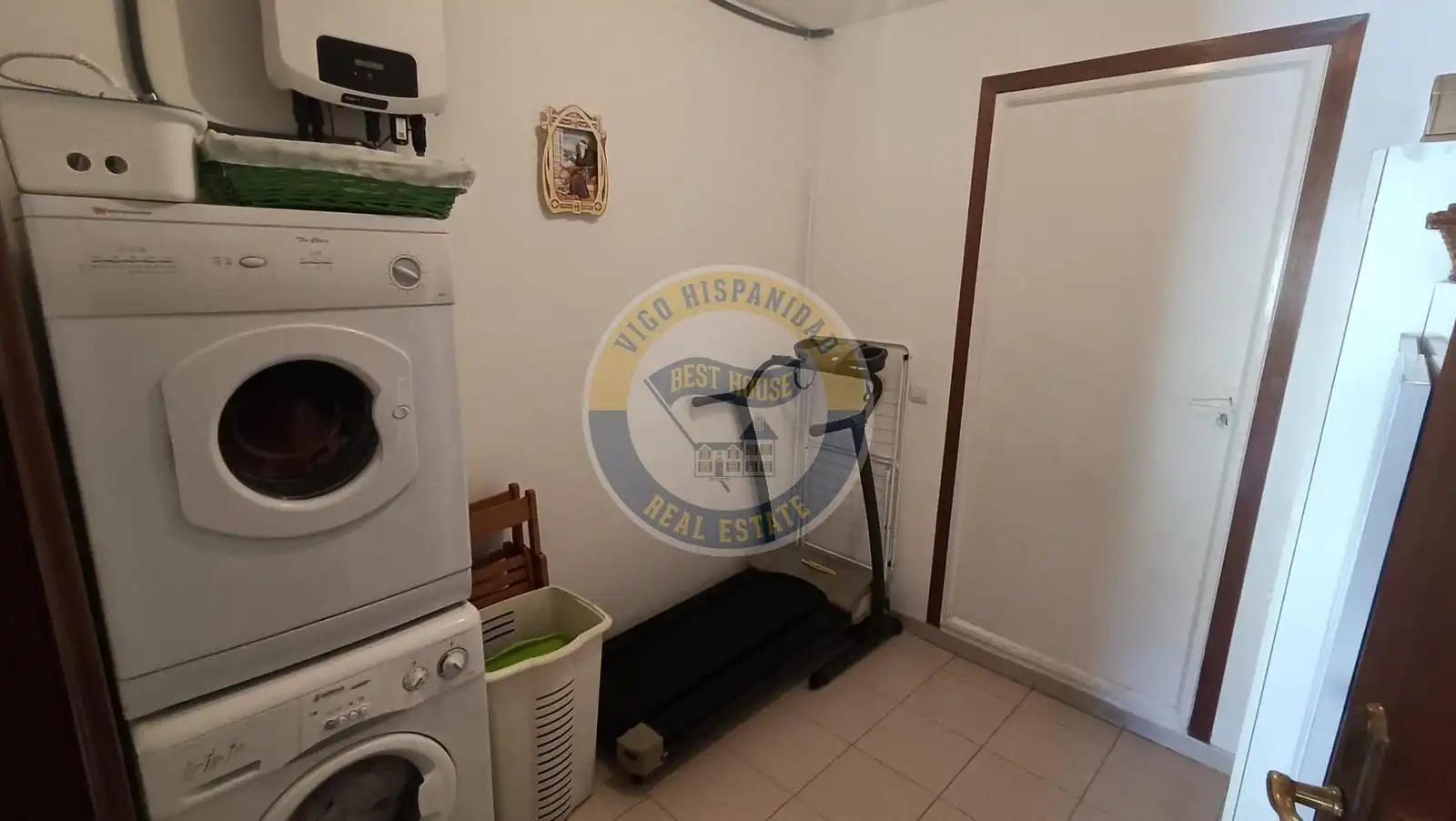 Casa adosada en venta en Vigo  con Calefacción, Terraza y Trastero