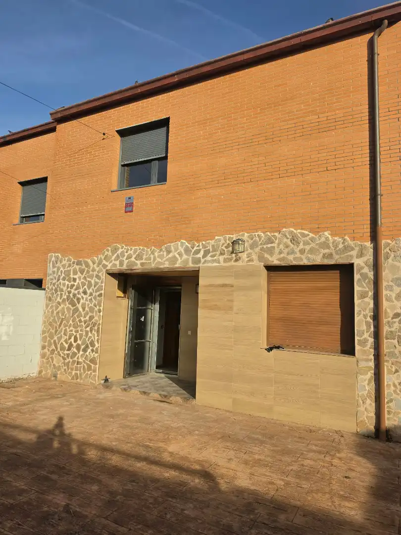 Vista exterior de Casa o xalet en venda en Villamiel de Toledo