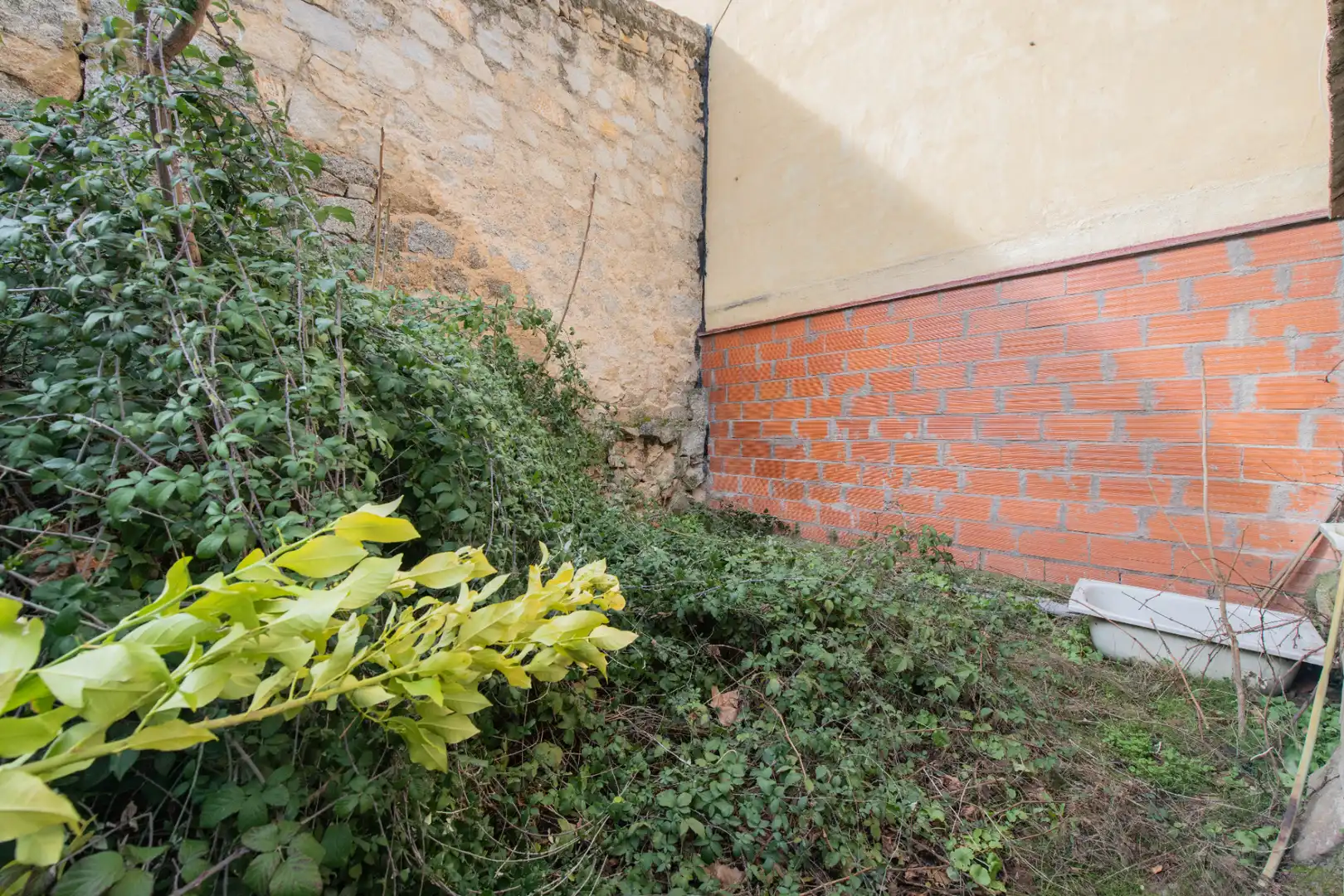 Garden of Buildings for sale in El Escorial