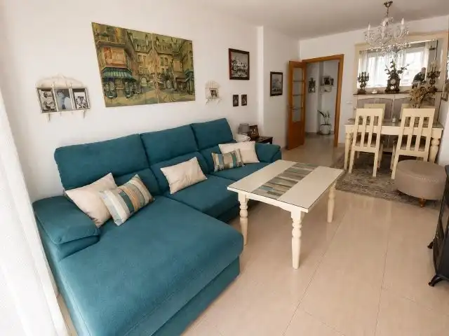 Sala de estar de Piso en venta en Manilva con Terraza, Trastero y Alarma