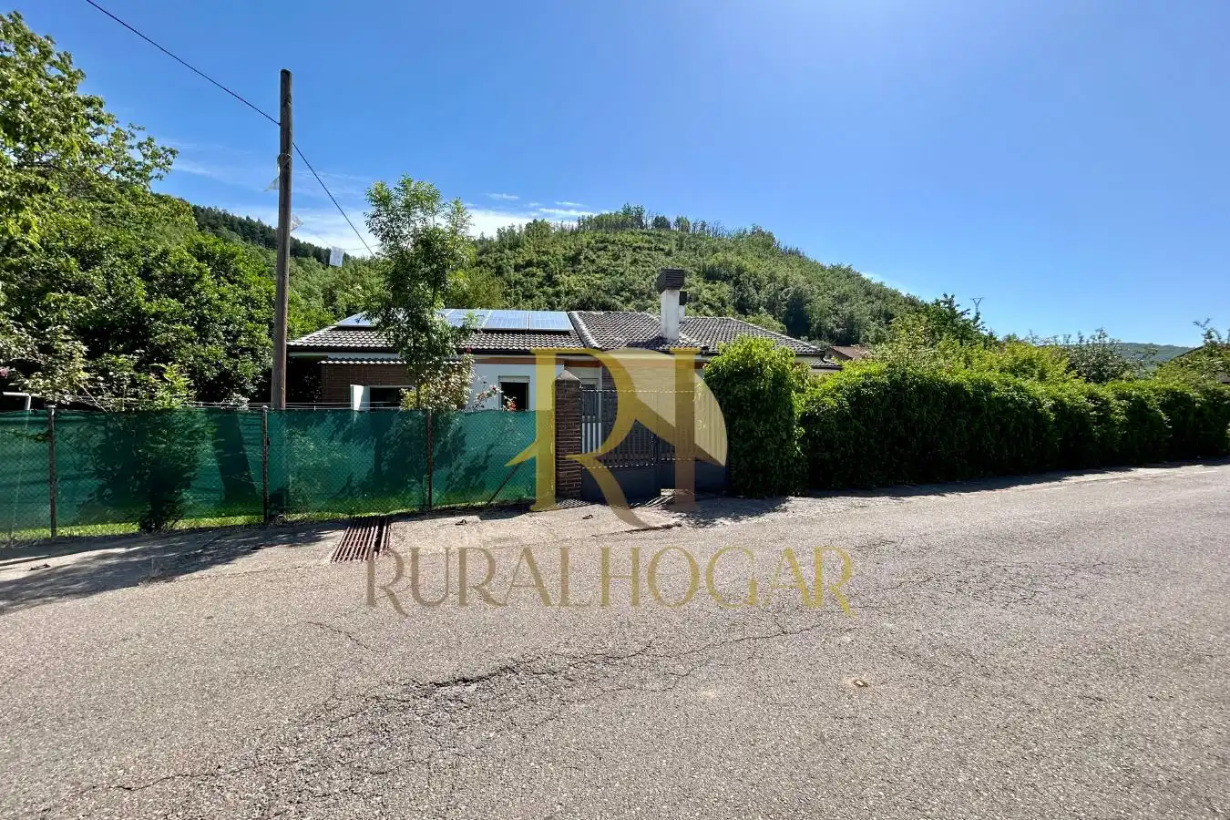 Vista exterior de Casa o chalet en venta en Matallana de Torío con Jardín privado