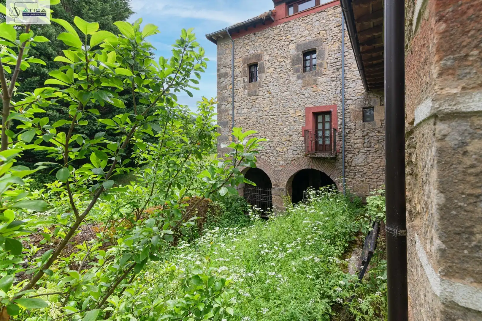 Vista exterior de Edificio en venta en Valle de Valdebezana