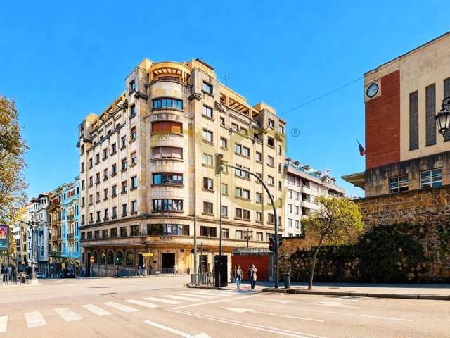 Piso en Venta en Calle Marqués de Santa Cruz en Parque San Francisco - Uría