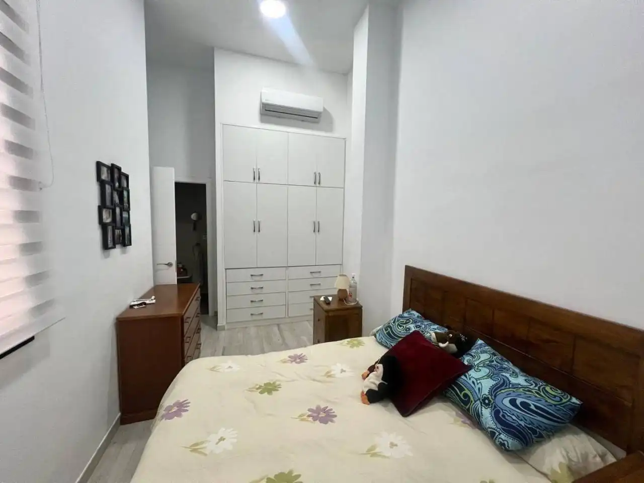 Bedroom of Flat for sale in Sevilla  with Air Conditioner