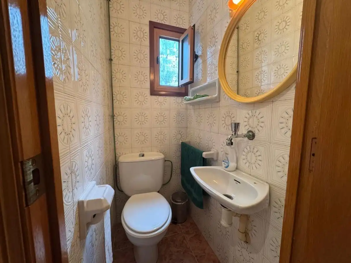 Bathroom of Flat for sale in Tavernes de la Valldigna  with Air Conditioner and Storage room