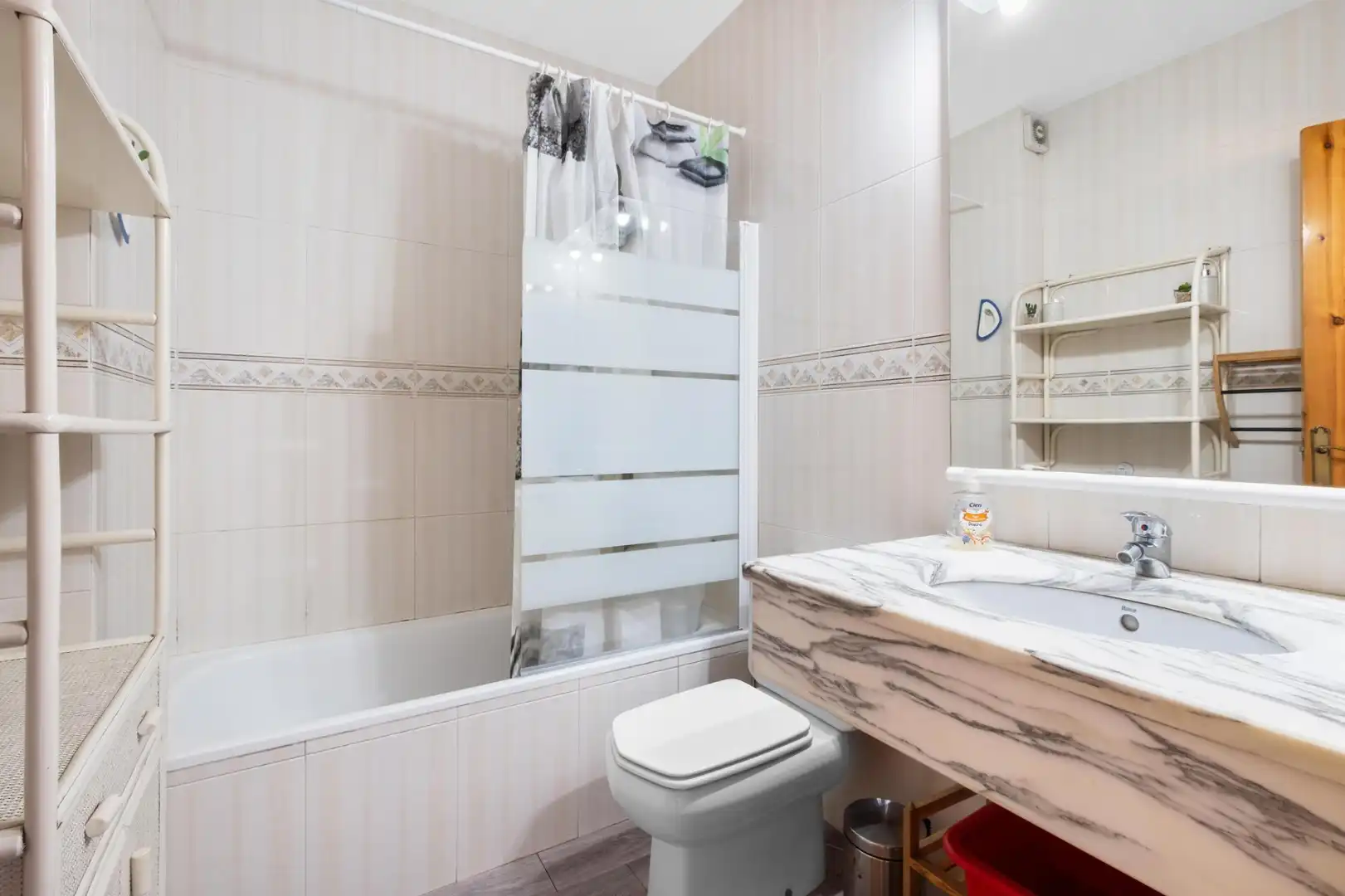 Baño de Casa adosada en venta en Begur con Terraza, Amueblado y Jacuzzi