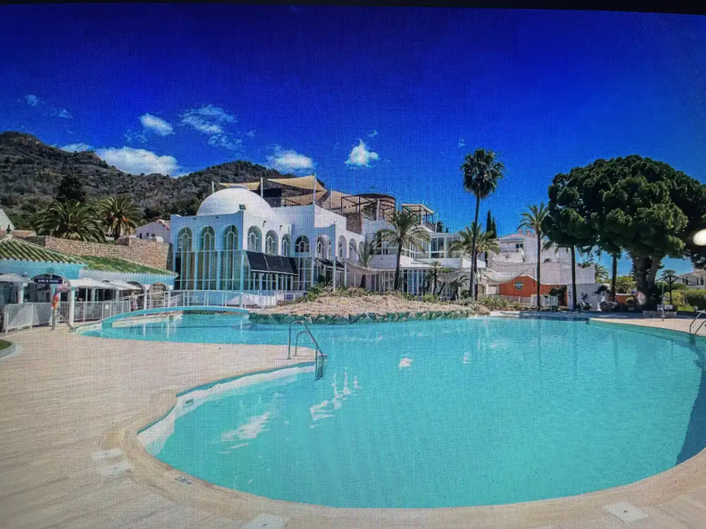 Piscina de Piso en venta en Nerja con Aire acondicionado, Jardín privado y Piscina