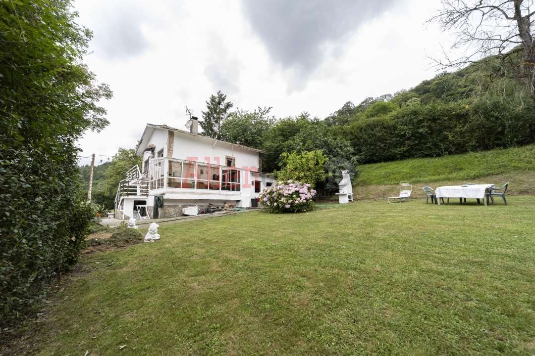 House or chalet for sale in LLampaxuga