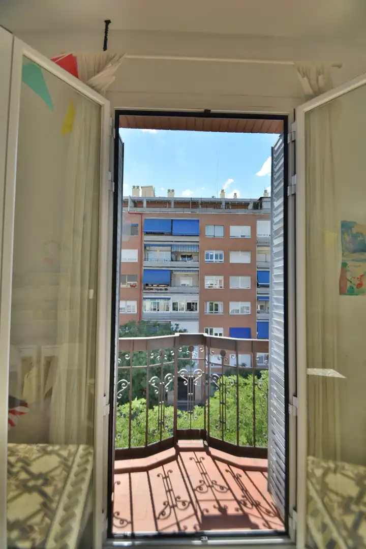 Balcony of Flat for rent in  Madrid Capital  with Air Conditioner and Heating