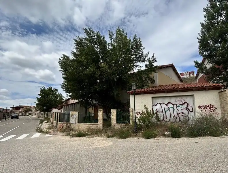 Casa adosada en venta en MATEO CEREZO, Cardeñadijo