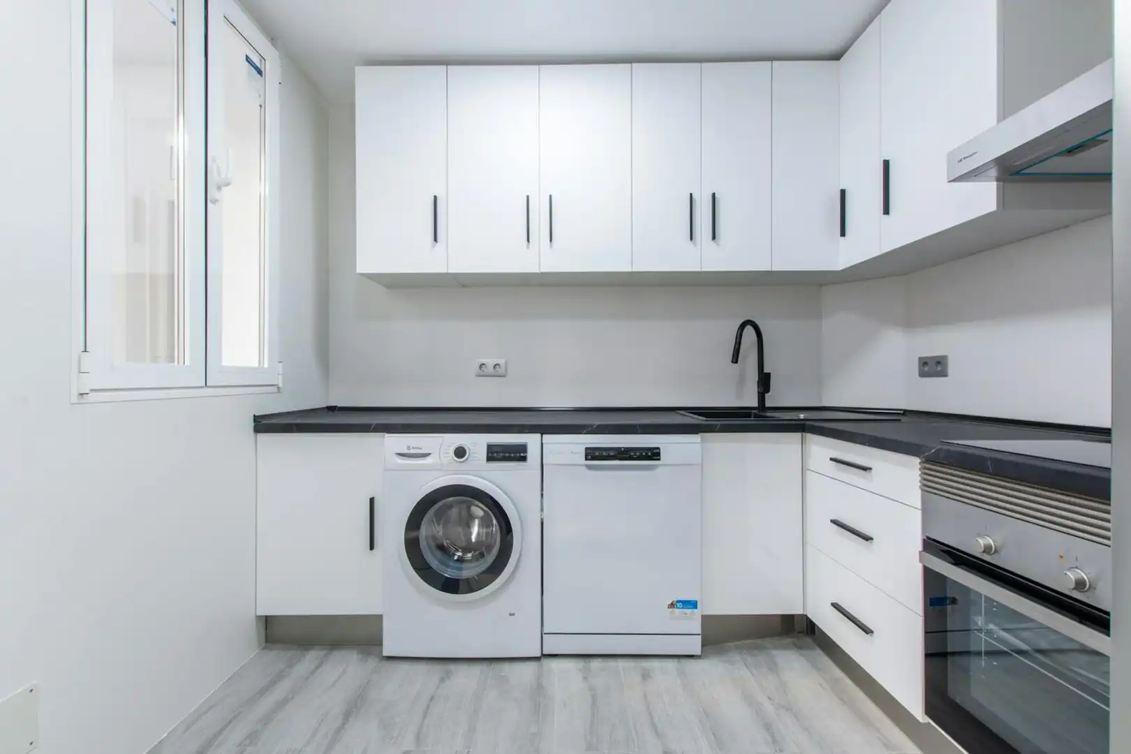 Küche von Wohnung zur untervermieten in Madrid mit Heizung, Möbliert und Waschmaschine