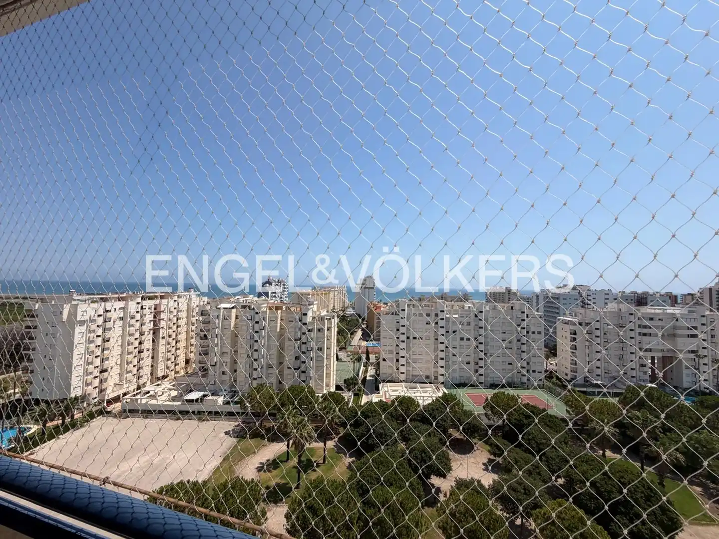 Exterior view of Flat for rent in Gandia  with Air Conditioner, Heating and Terrace