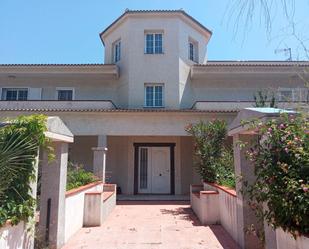 Vista exterior de Casa o xalet en venda en El Vendrell amb Calefacció, Jardí privat i Terrassa