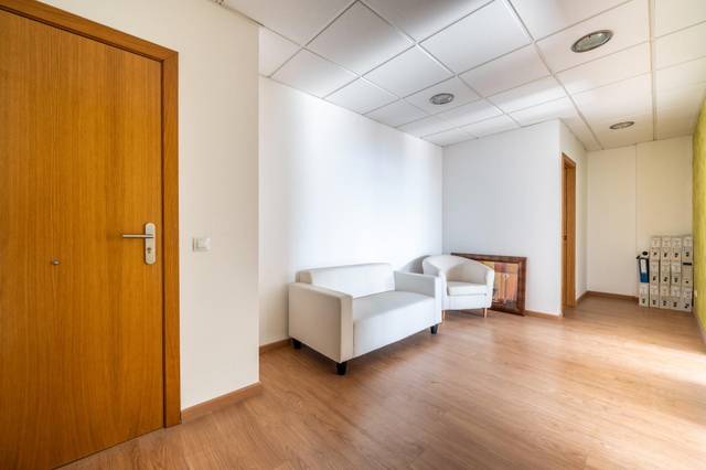 Oficina en Venta en Carrer Maquinaria en Son Anglada