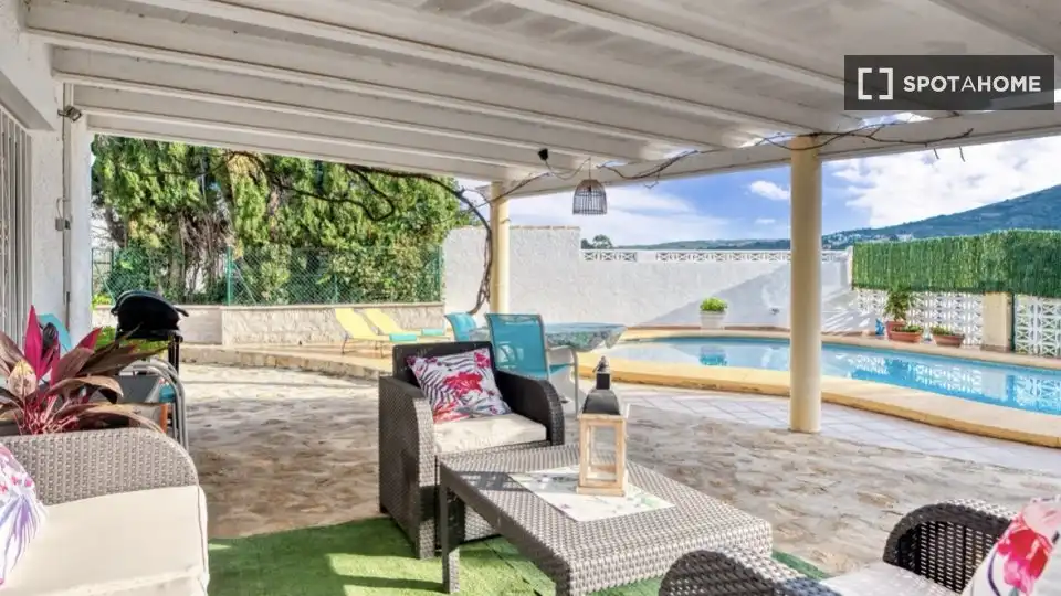 Terrace of Flat for share in Dénia  with Air Conditioner, Heating and Furnished