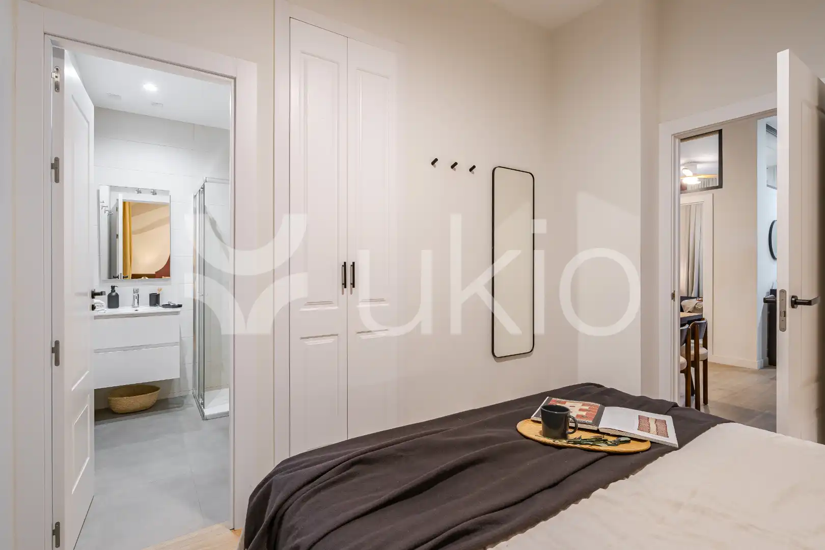 Dormitori de Apartament de lloguer en Madrid amb Calefacció, Moblat i Forn