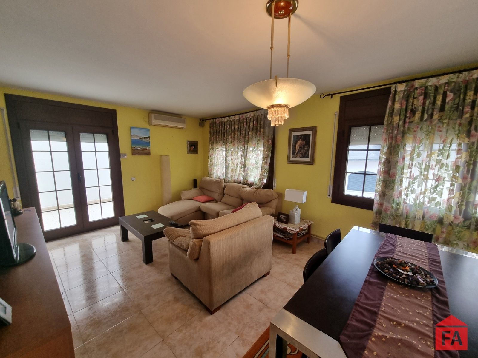 Living room of Single-family semi-detached for sale in Llorenç del Penedès  with Air Conditioner, Heating and Terrace
